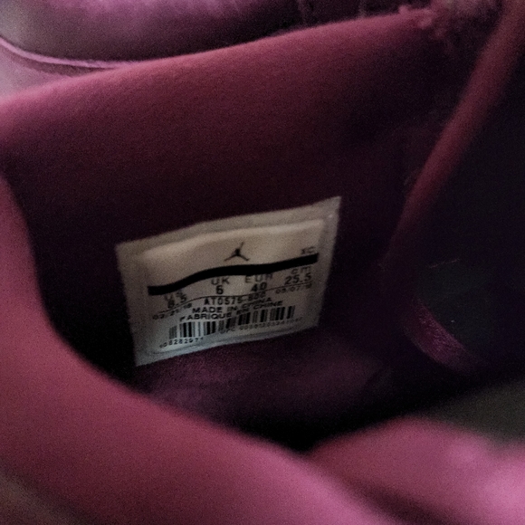 Nike Air Jordan - Picture 2 of 4